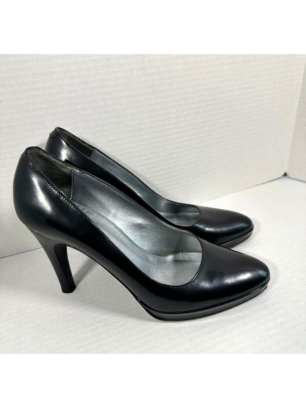 Max De Carlo sz 7.5 B black leather woman's platform pump Italy